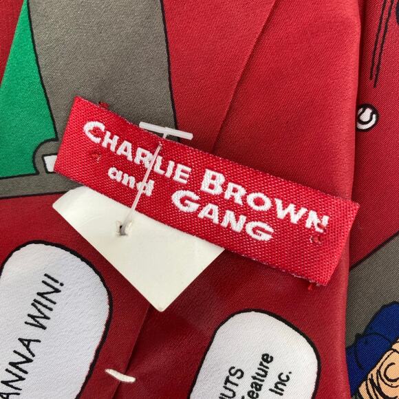 Charles Shultz Peanuts Charlie Brown & Gang Playing Baseball Silk Tie Red Snoopy - Picture 6 of 8